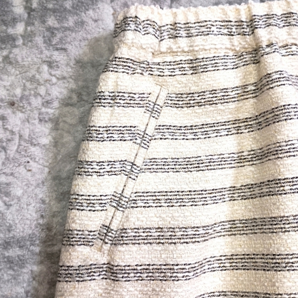 Crown &Ivy Cream Black Gold  tweed Pull on  Skirt With elastic Waist size large - Picture 2 of 6
